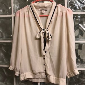 Tie neck mid sleeve blouse
